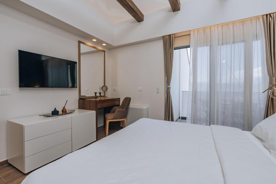 Villa Principium With Infinity Edge Pool&Hot Tub 코토르 외부 사진